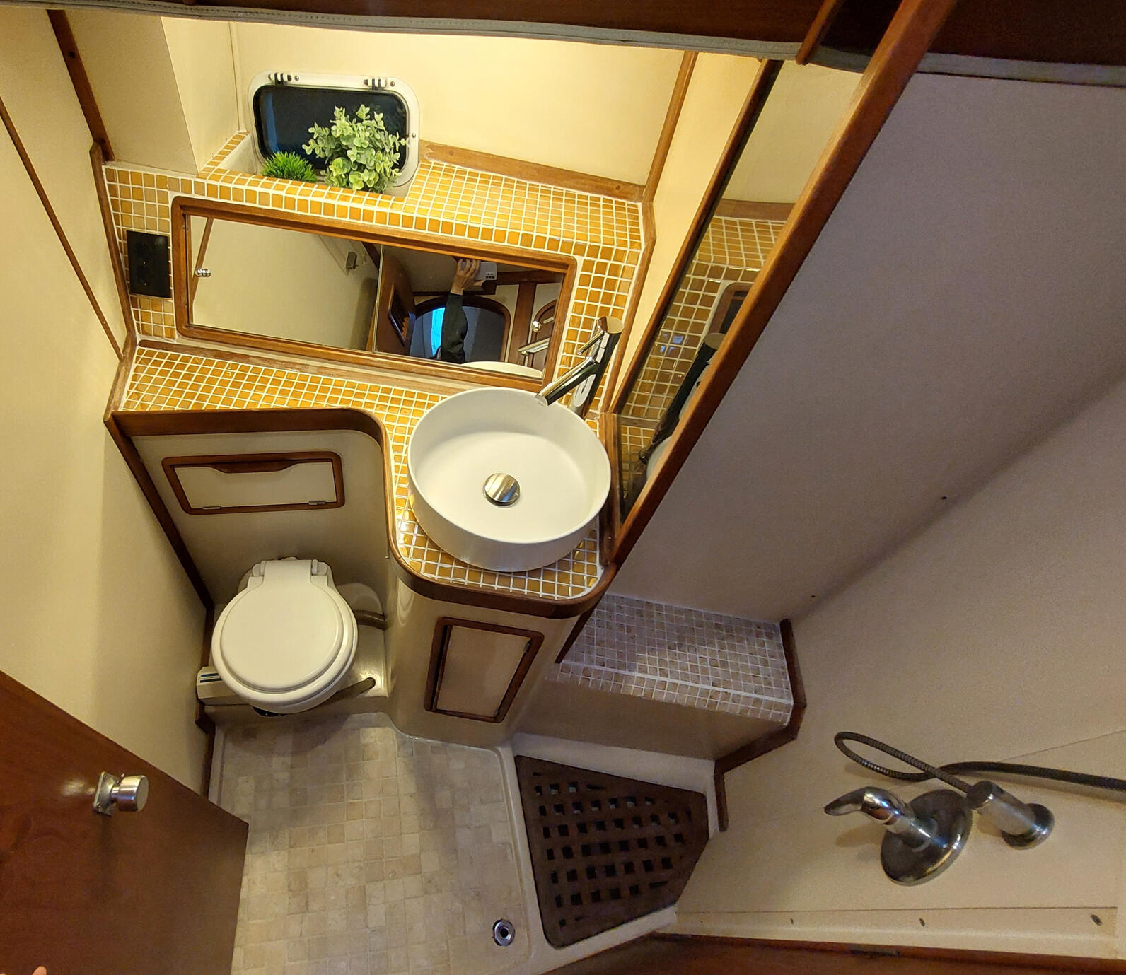 bathroom refit of old sailboat